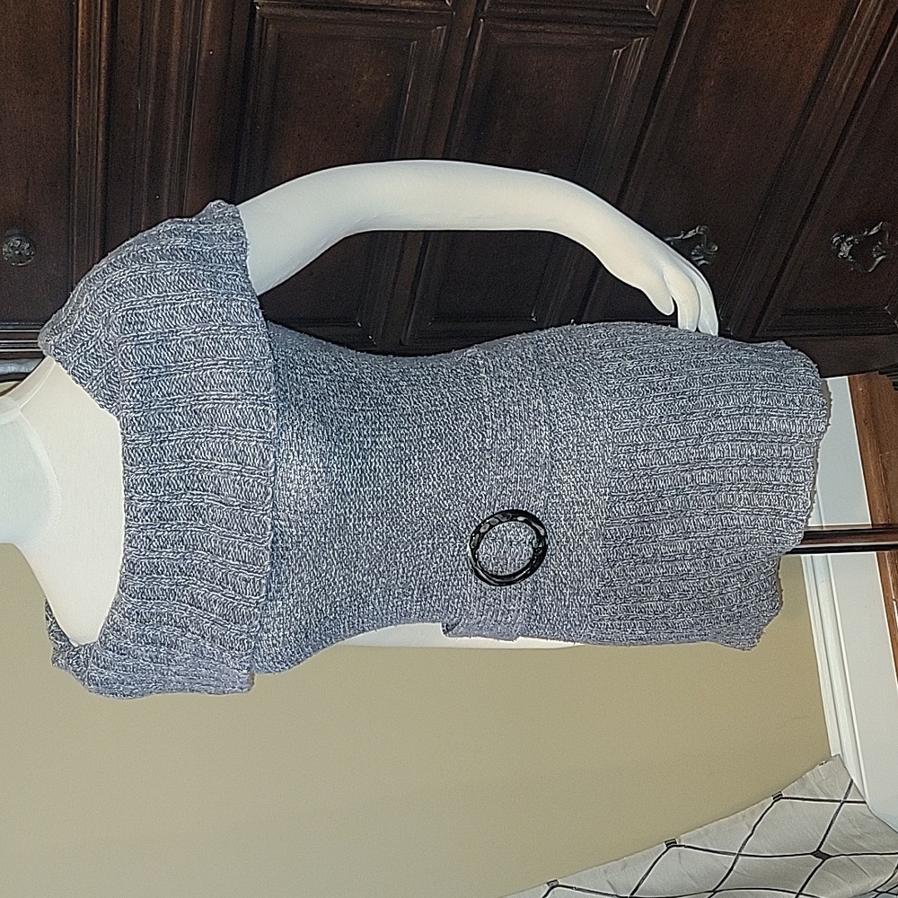 🩶 Love By Design Long Grey Short-Sleeved Sweater, Junior's Size M